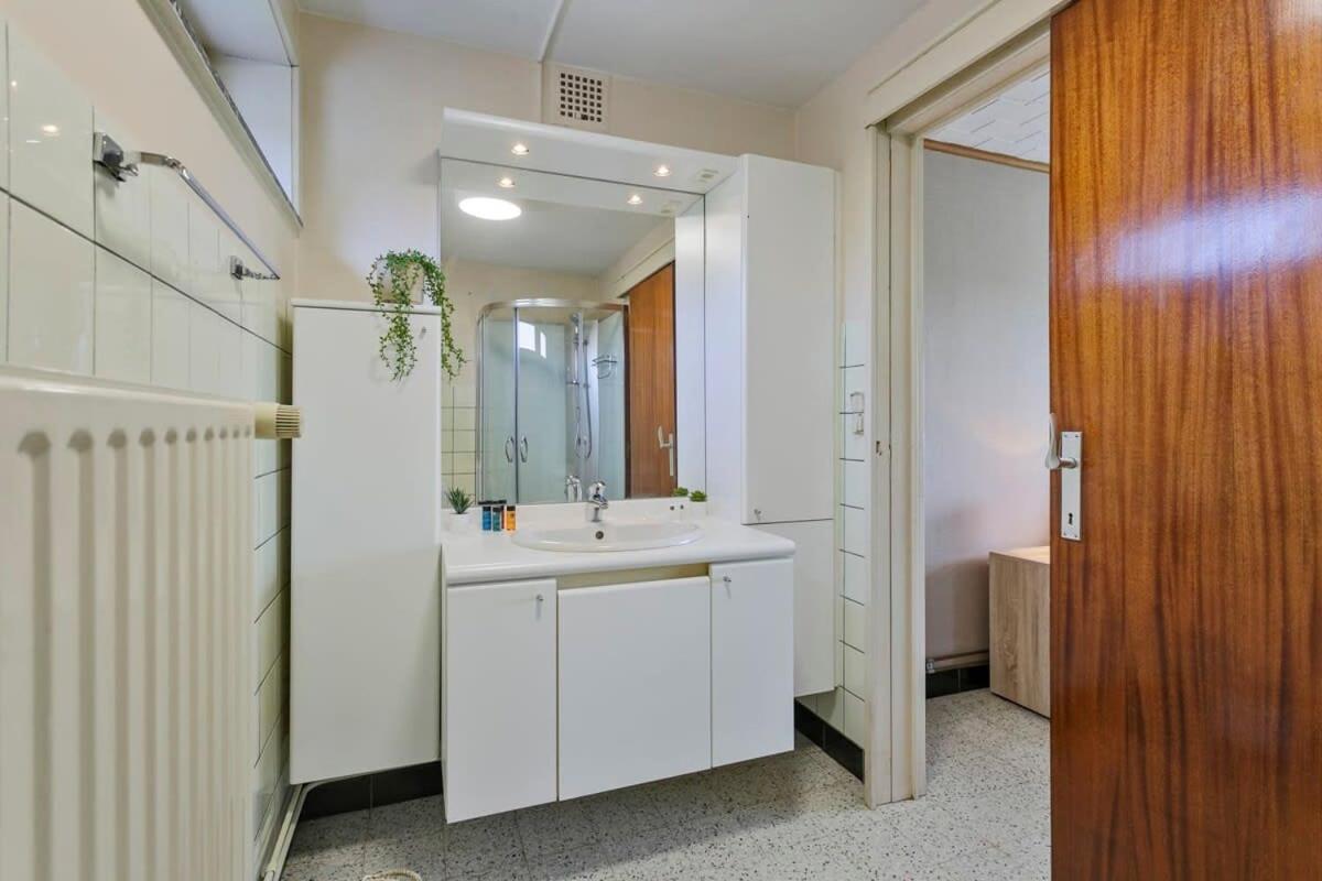 Huswell - Bungalow With Garden At 5 Minutes From The Beach Villa De Haan Esterno foto