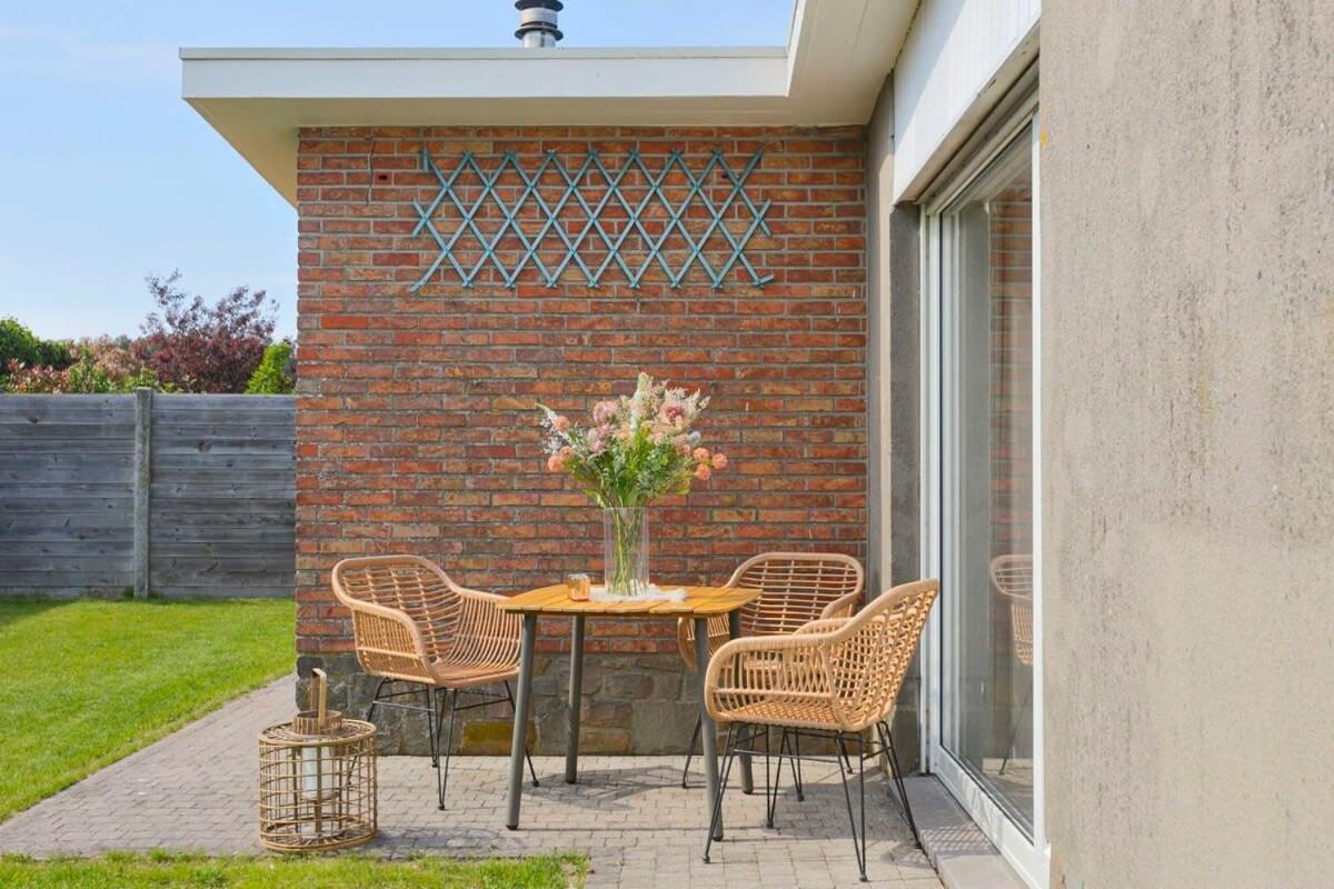 Huswell - Bungalow With Garden At 5 Minutes From The Beach Villa De Haan Esterno foto